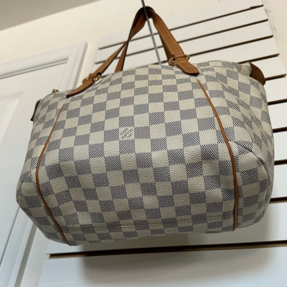 Louis Vuitton Damier Shoulder Bag